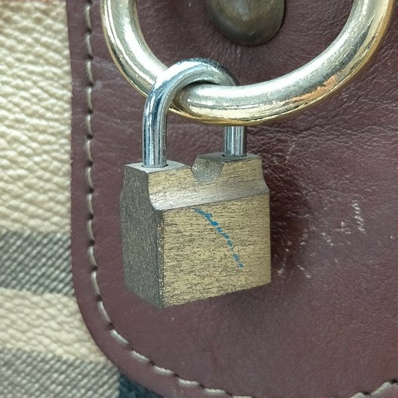 Burberrys Boston Bag Browns PVC - Picture 9 of 9